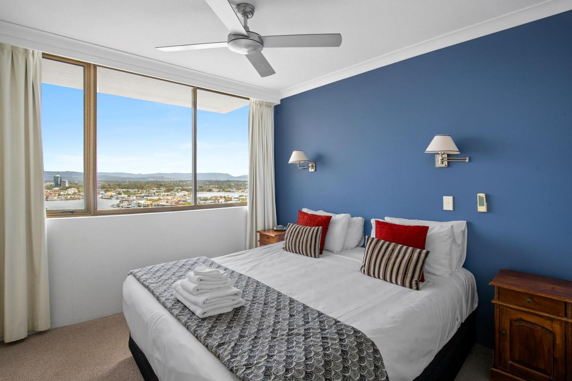 Capricorn One Beachside Holiday Apartments - Official Gold Coast Exterior photo