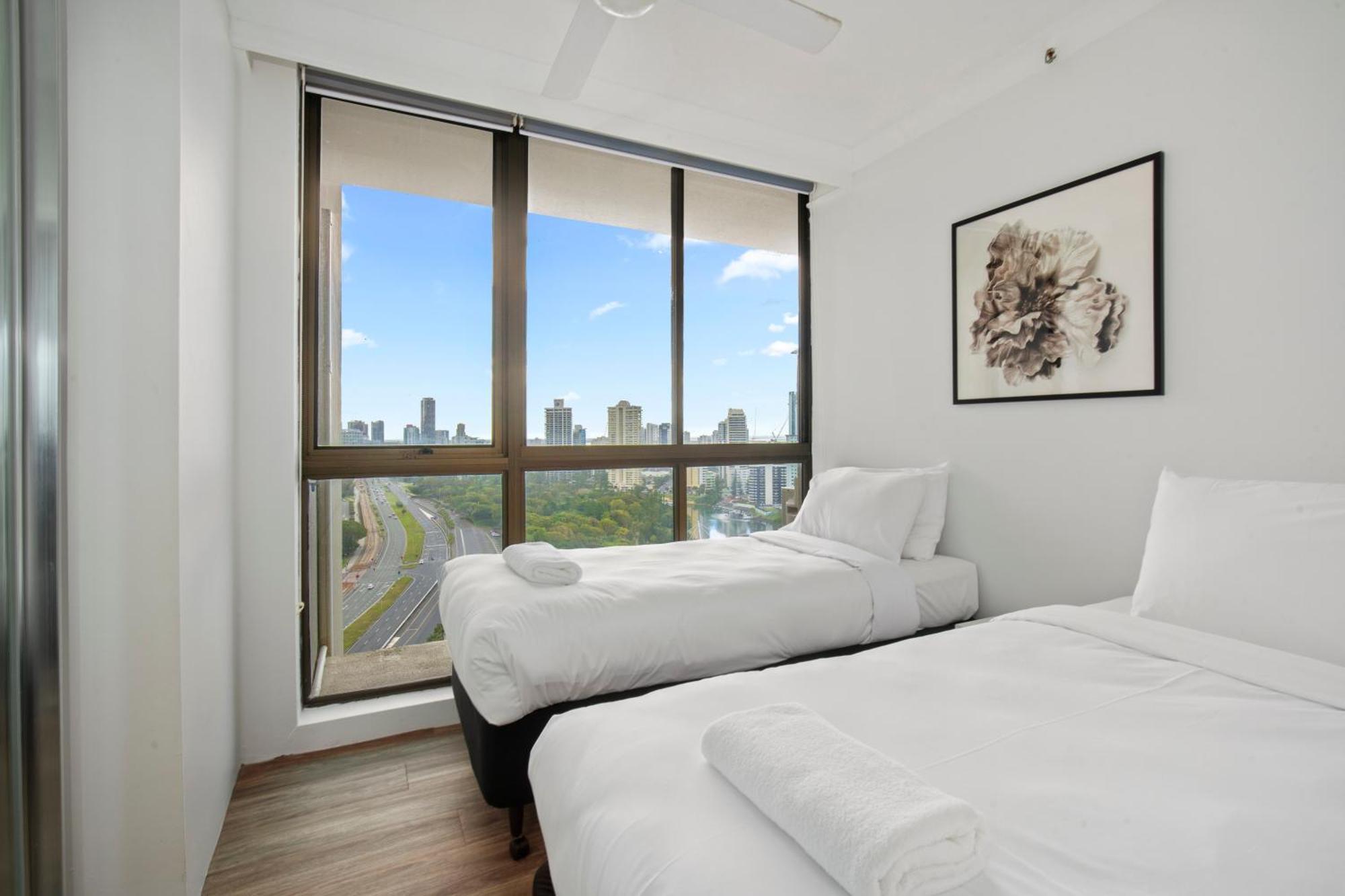 Capricorn One Beachside Holiday Apartments - Official Gold Coast Exterior photo