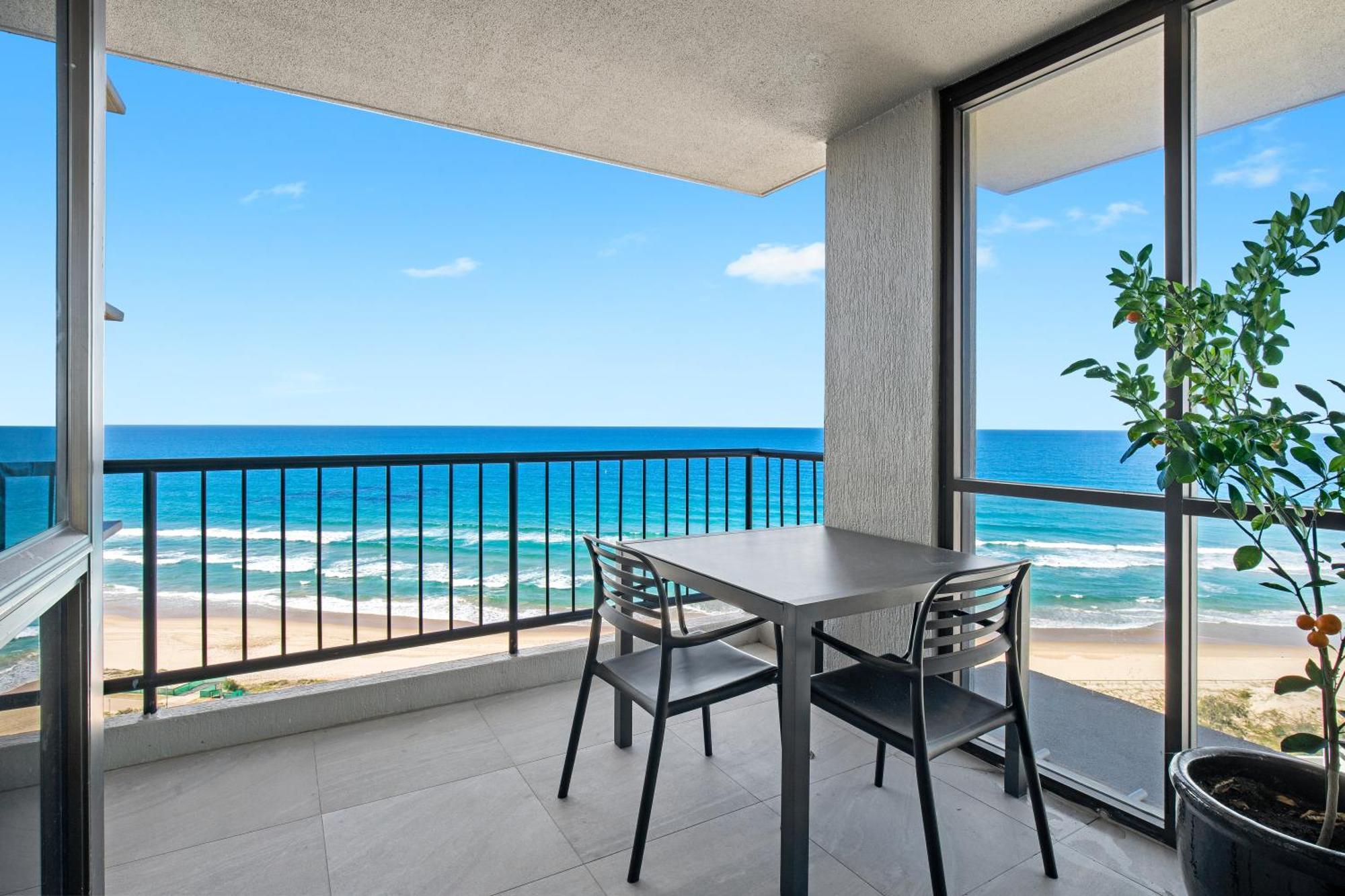 Capricorn One Beachside Holiday Apartments - Official Gold Coast Exterior photo