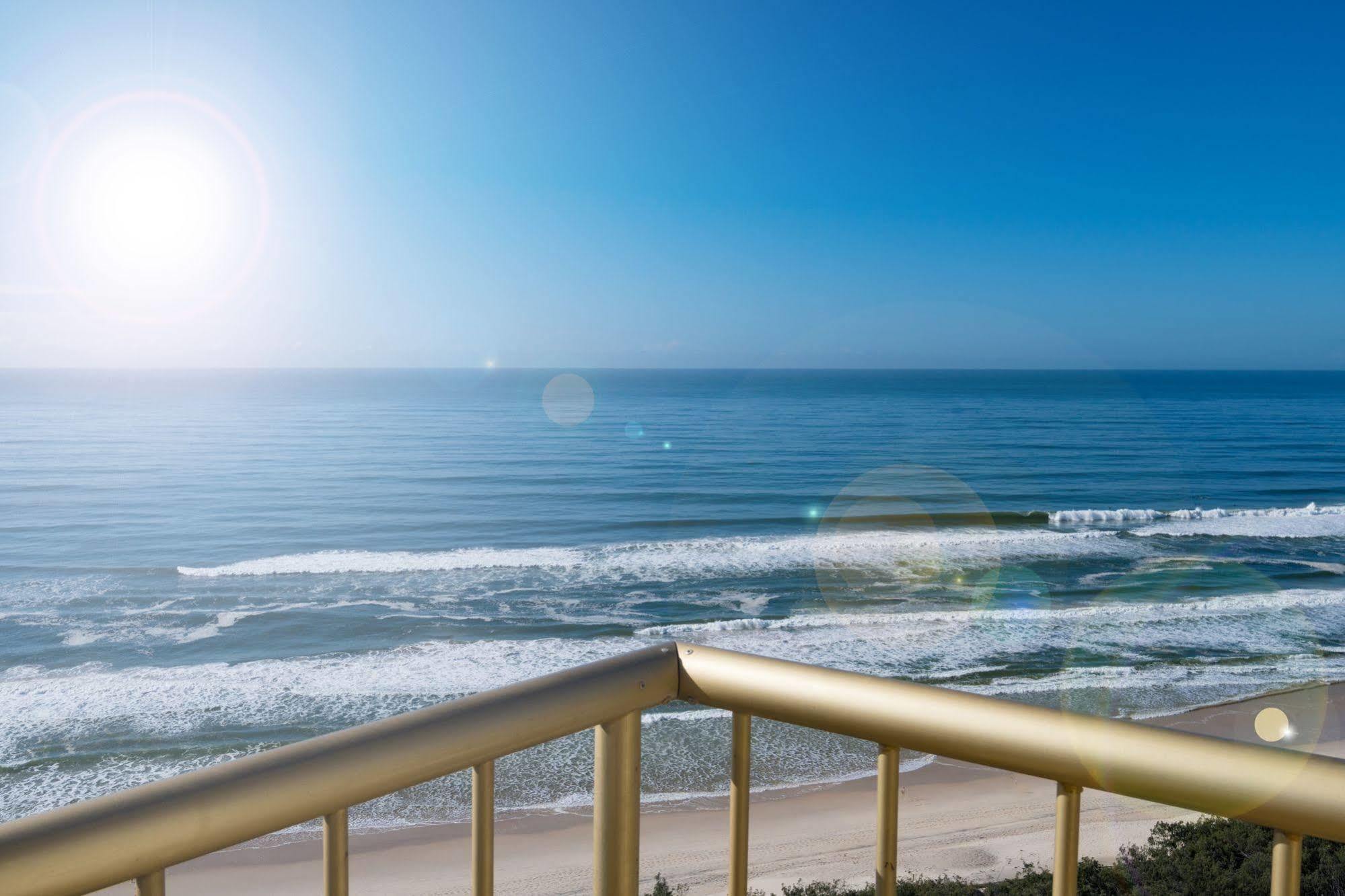 Capricorn One Beachside Holiday Apartments - Official Gold Coast Exterior photo
