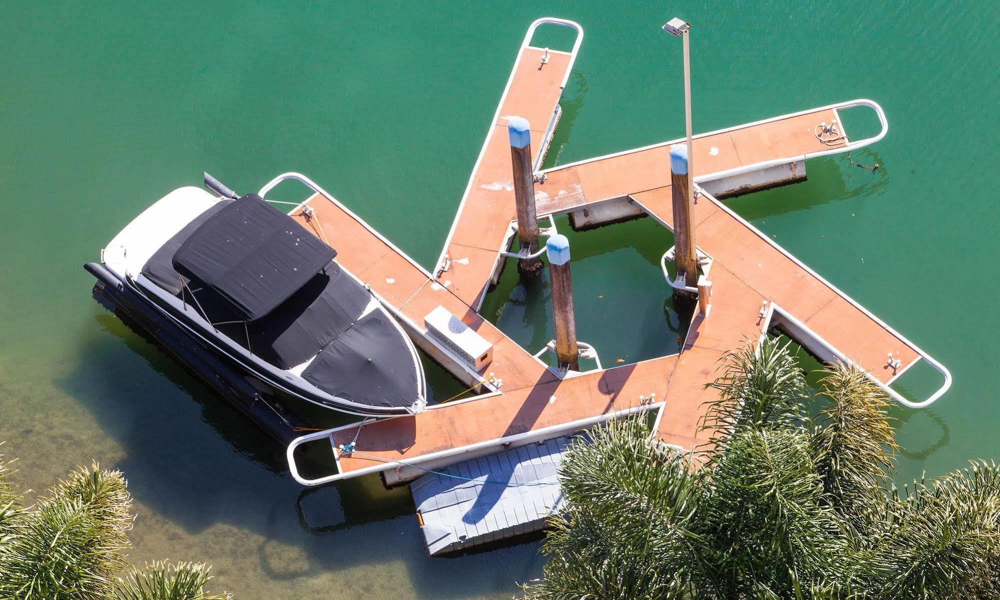 Capricorn One Beachside Holiday Apartments - Official Gold Coast Exterior photo